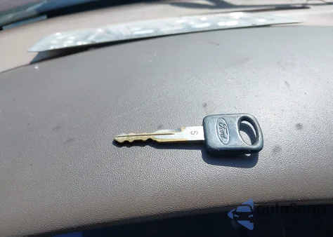 1998 Ford F-150 Lariat/Xl/Xlt from USA, damaged, VIN 1FTRX17L3WKA67648